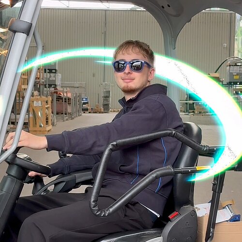 Unsere Azubis nach dem sie ihren Staplerführerschein bei uns absolviert haben! 😍😎📦

Du willst nächstes Jahr auch einen...